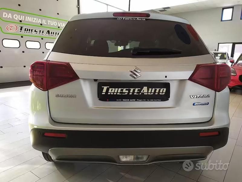 Second-hand Suzuki Vitara 129 CP (94 kW) 2023 Gri SUV