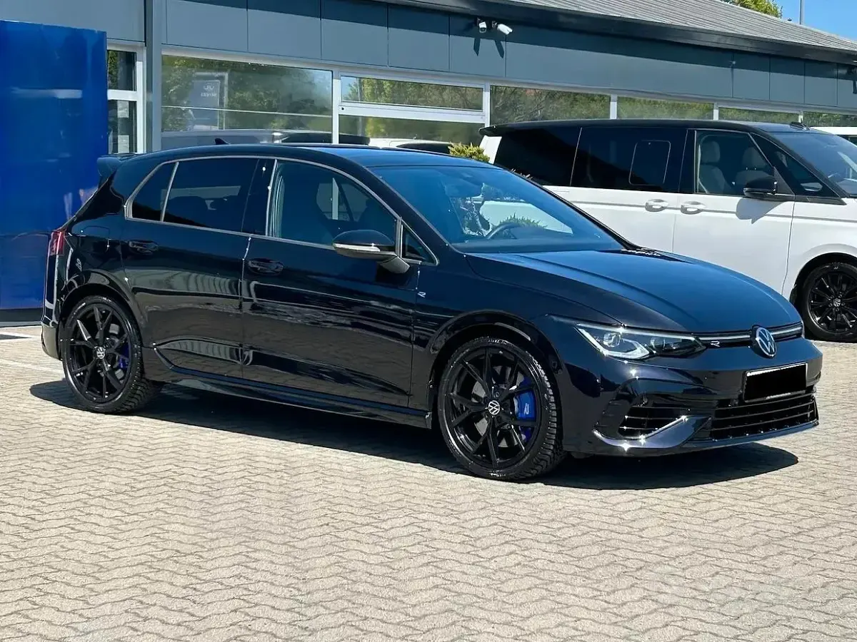 Usata VW Golf VIII R 320 CV (235 kW) 2022 Nero Berlina