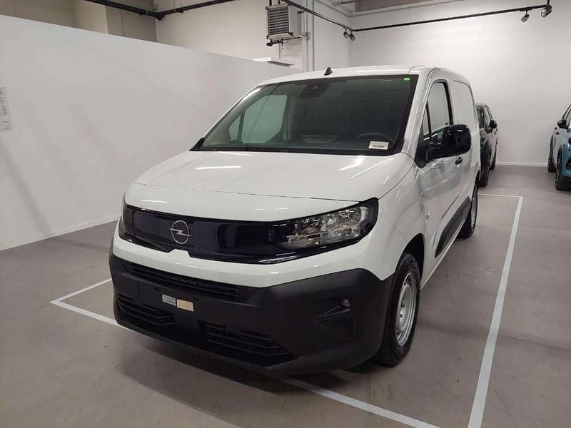 Kaolin white Usata 2024 Opel Combo S Monovolume | 19.098 € (Buon prezzo) - Immagine 1/4