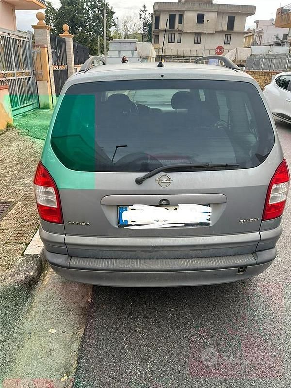 Usata Opel Zafira 2004 Monovolume