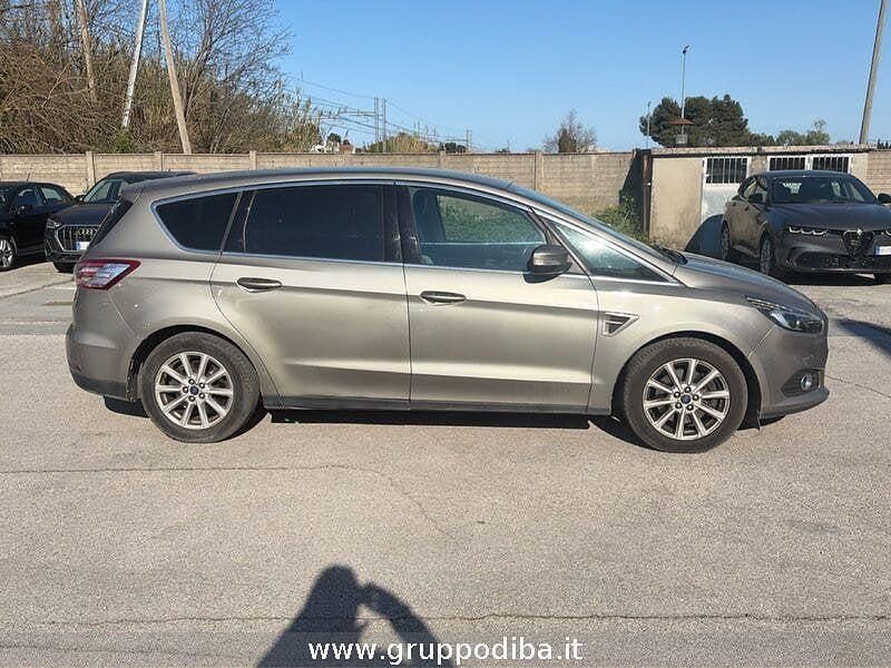 Usata Ford S-MAX Titanium S 149 CV (109 kW) 2016 Grigio Monovolume