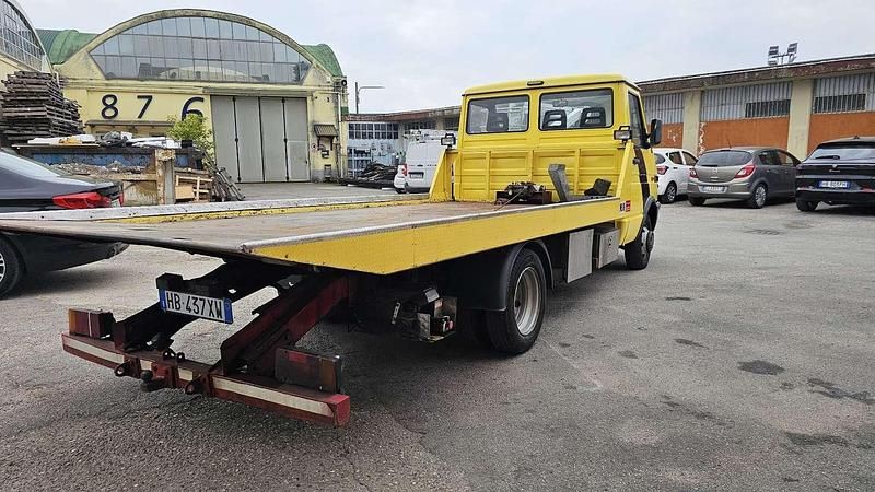 Usata Iveco Daily 72 CV (52 kW) 1981 Furgone