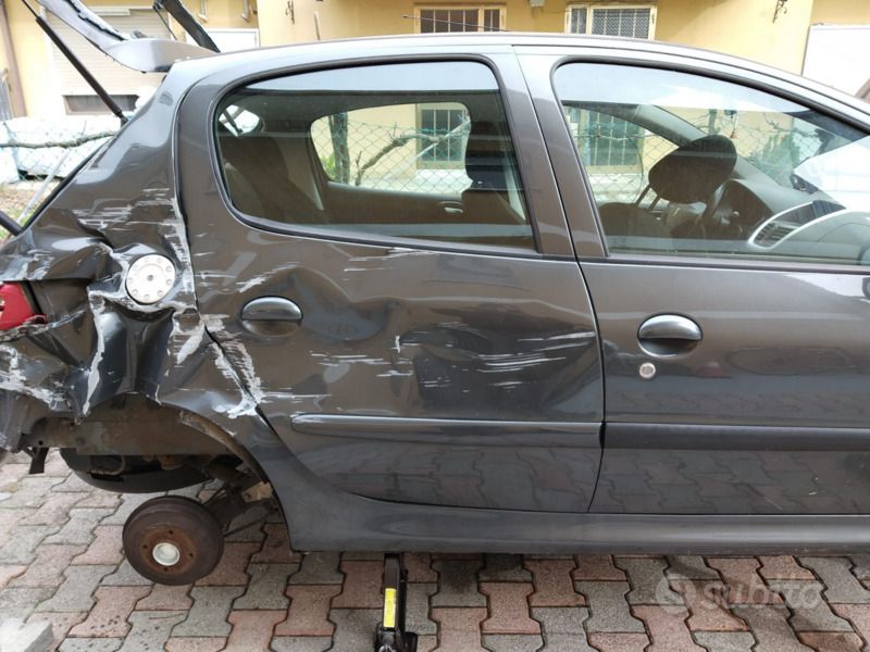 Usata Peugeot 206+ 60 CV (44 kW) 2012 Grigio Utilitaria