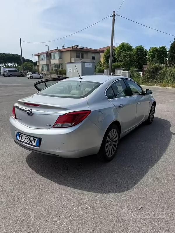 Usata Opel Insignia 160 CV (117 kW) 2011 Grigio Berlina