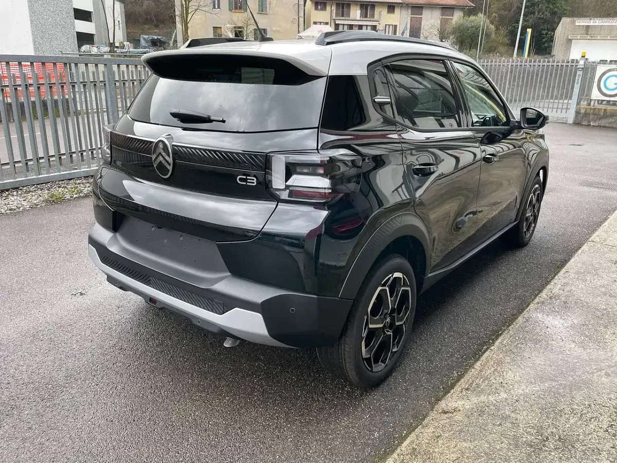 Nowe Citroën C3 PureTech 101 KM (74 kW) 2026 Czarny SUV