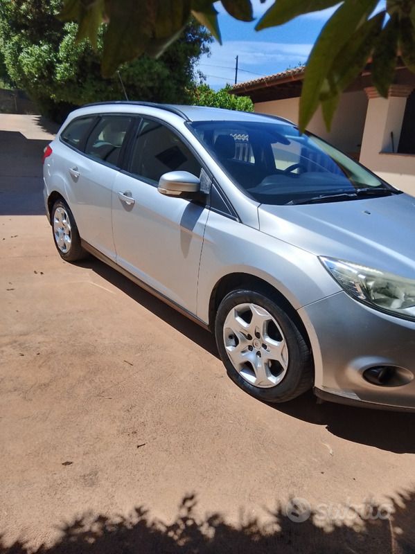 Usata Ford Focus 115 CV (84 kW) 2013 Grigio Station wagon