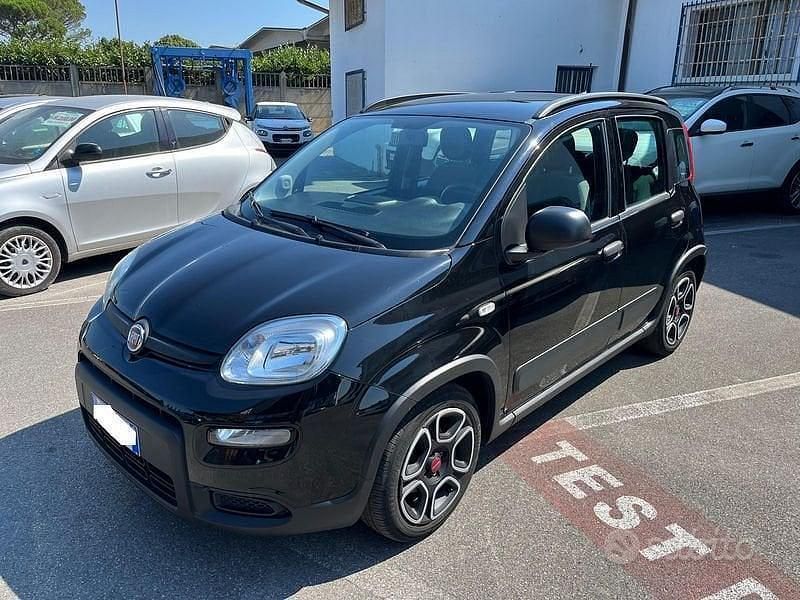 Nero Usata 2022 Fiat Panda City Life Due volumi | 12.800 € (Molto cara) - Immagine 1/4