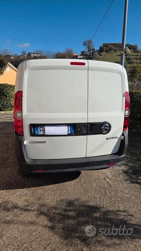 Usata Opel Combo 105 CV (77 kW) 2016 Bianco Monovolume