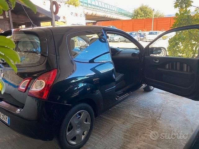 Usata Renault Twingo Night&Day 75 CV (55 kW) 2014 Nero Utilitaria