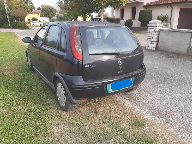 Usata Opel Corsa 60 CV (44 kW) 2004 Nero Utilitaria