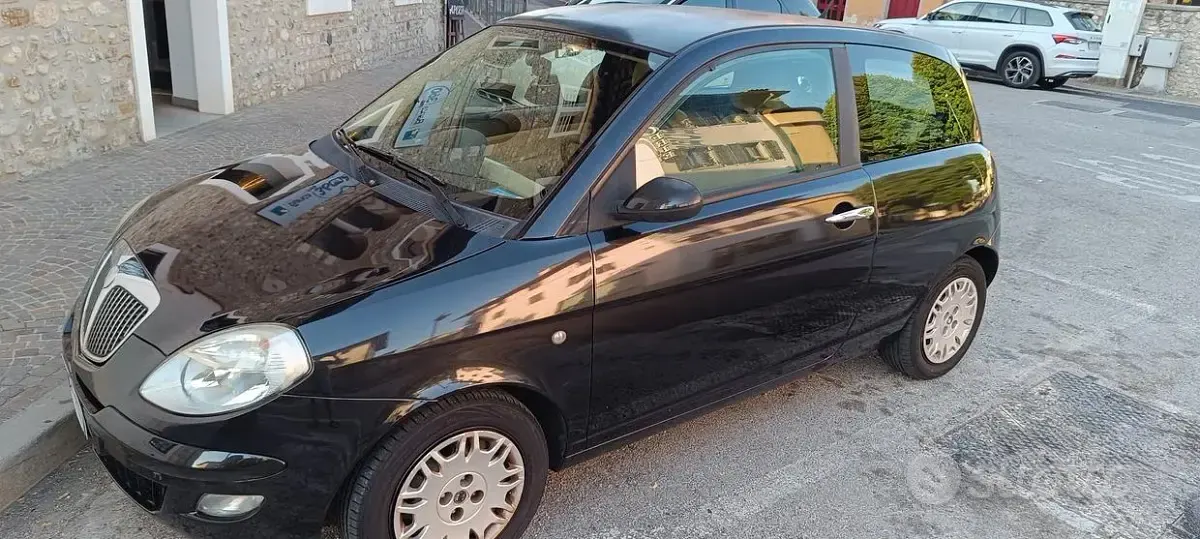 Usata Lancia Ypsilon 60 CV (44 kW) 2005 Utilitaria