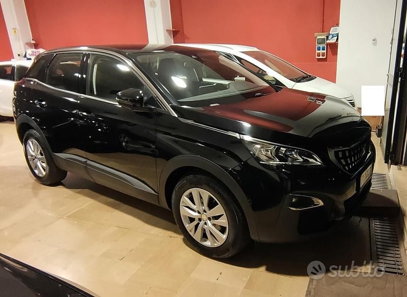 Usata Peugeot 3008 130 CV (95 kW) 2019 Nero SUV