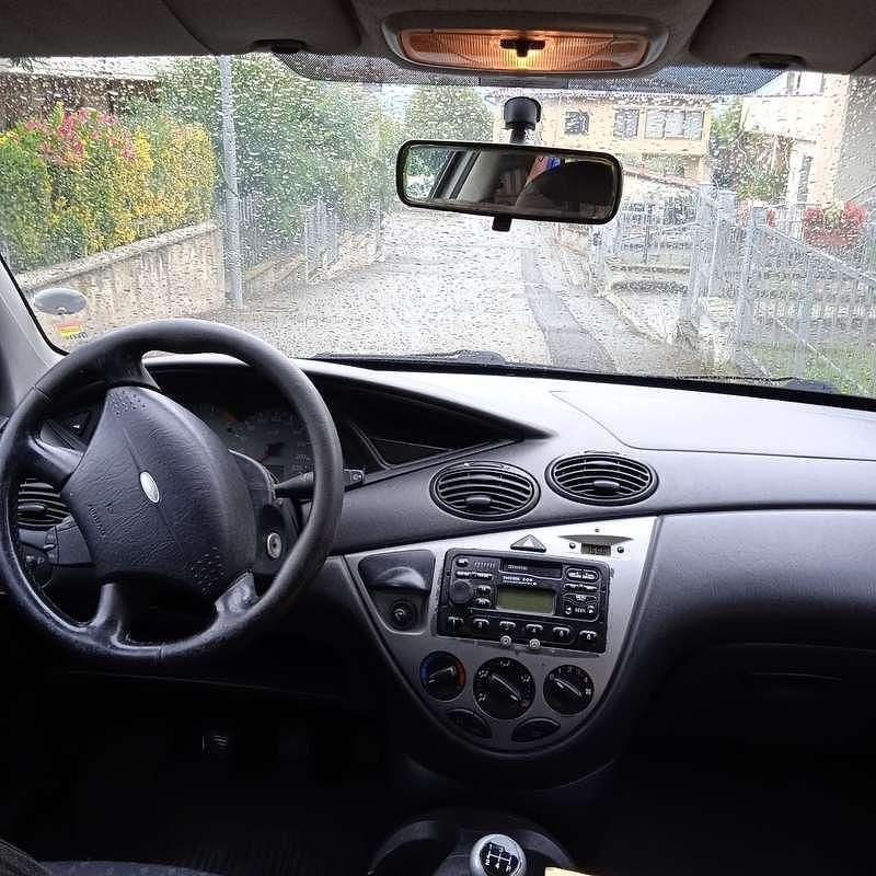 Usata Ford Focus Ambiente 90 CV (66 kW) 2001 Station wagon