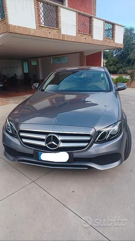 Usata Mercedes E220 184 CV (135 kW) 2018 Grigio Berlina