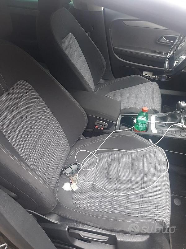 Usata VW Passat 143 CV (105 kW) 2011 Nero Berlina