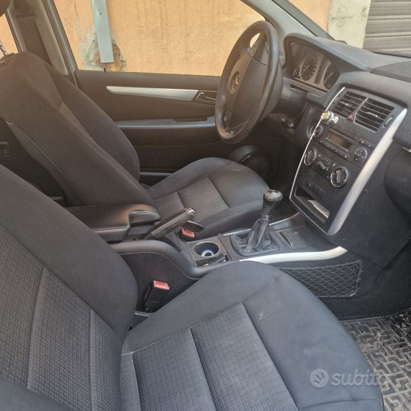 Usata Mercedes B180 109 CV (80 kW) 2009 Monovolume