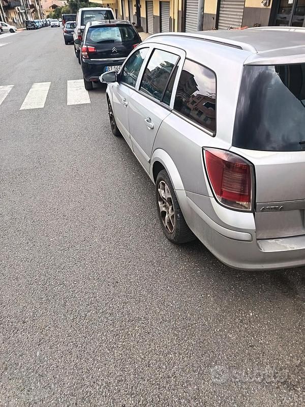 Usata Opel Astra 2005 Grigio Station wagon