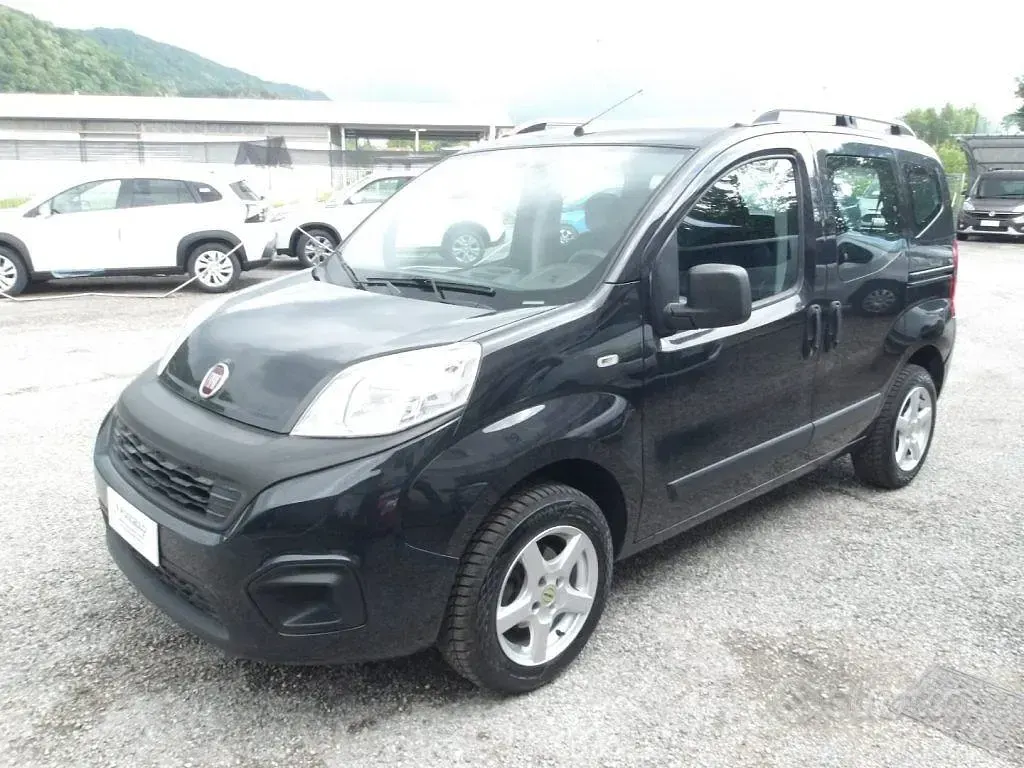 Usata Fiat Qubo Trekking 78 CV (57 kW) 2017 Antracite Monovolume