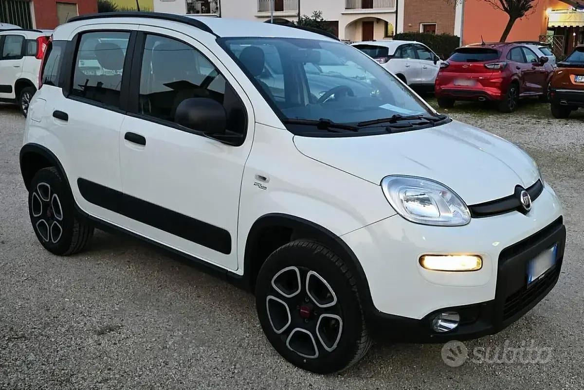 Usata Fiat Panda 80 CV (58 kW) 2021 Bianco Utilitaria