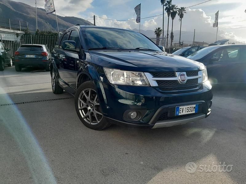 Usata Fiat Freemont Lounge 170 CV (125 kW) 2014 Blu SUV