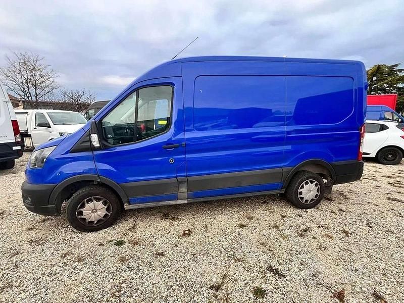 Usata Ford Transit Trend 131 CV (96 kW) 2023 Blu/azzurro Furgone