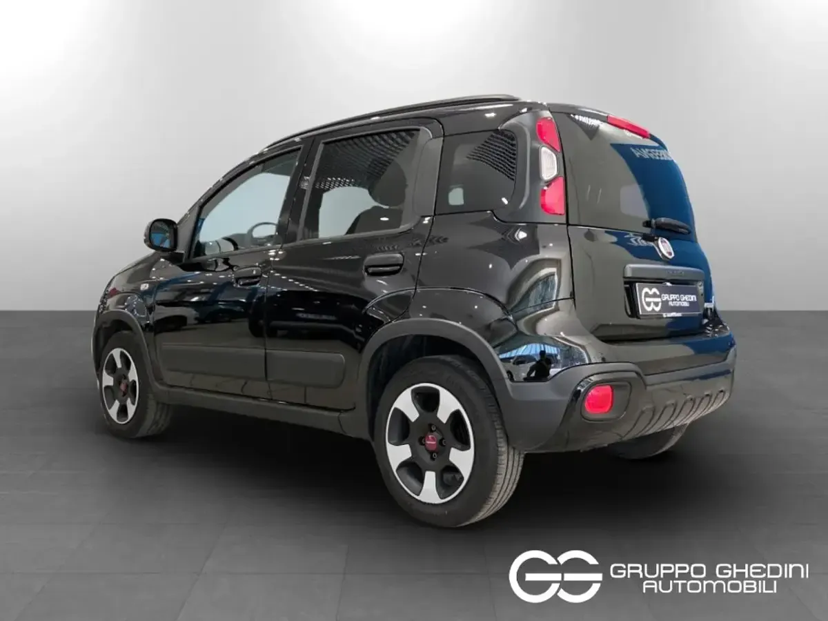 Usata Fiat Panda Cross Cross 69 CV (50 kW) 2023 Nero Utilitaria