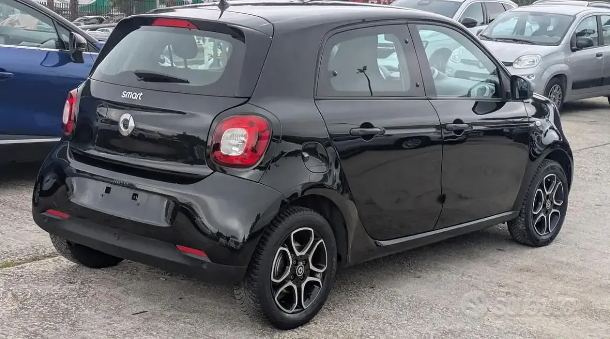 Usata Smart ForFour 71 CV (52 kW) 2019 Nero Utilitaria