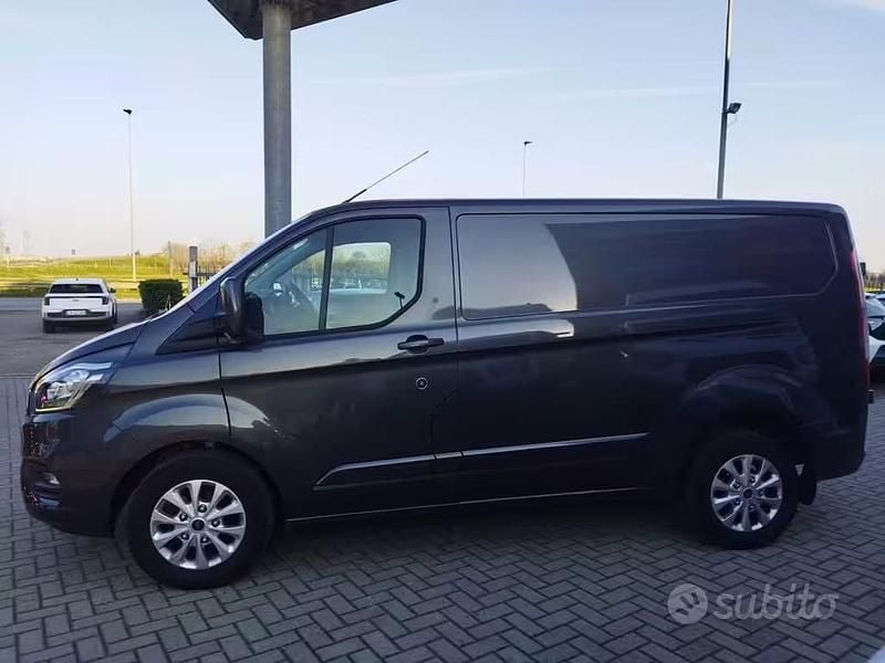 Usata Ford Transit Custom Titanium 131 CV (96 kW) 2022 Grigio Berlina