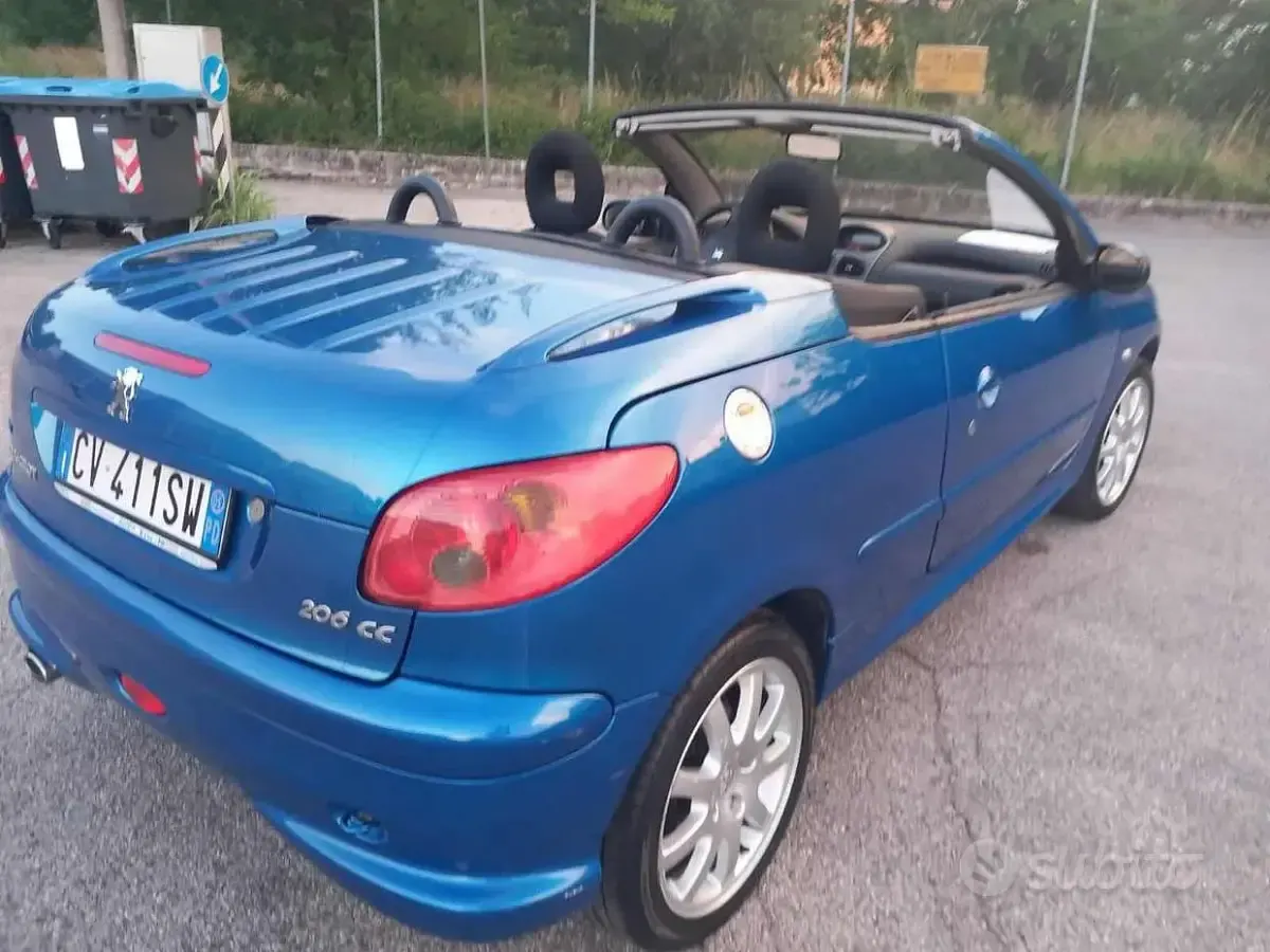 Usata Peugeot 206 CC 109 CV (80 kW) 2005 Blu Cabrio