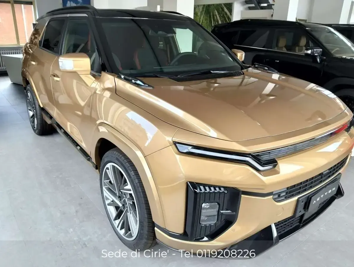 Nuova KGM Actyon 163 CV (119 kW) 2026 Oro SUV