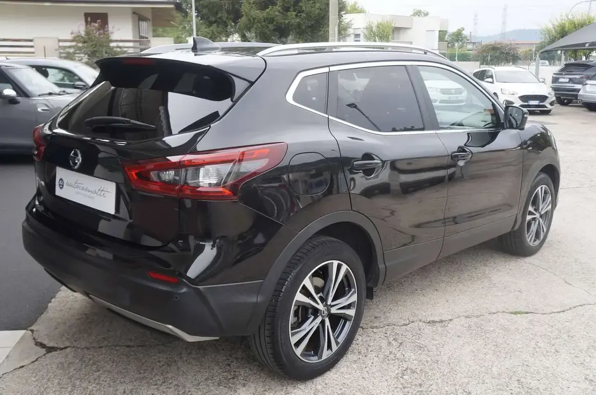 Usata Nissan Qashqai N-Connecta 116 CV (85 kW) 2019 Nero SUV