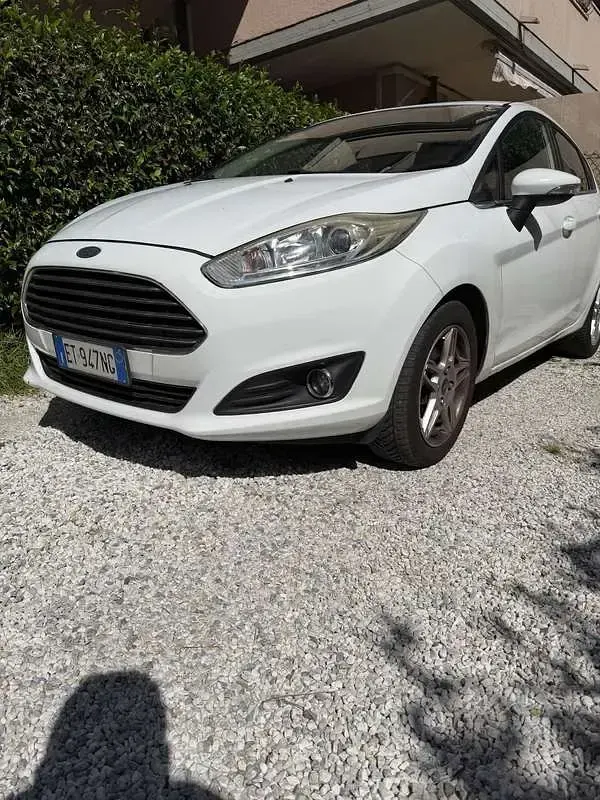 Usata Ford Fiesta Titanium 75 CV (55 kW) 2014 Utilitaria
