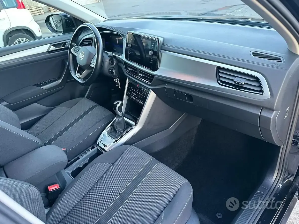 Usata VW T-Roc Style 116 CV (85 kW) 2023 Nero SUV