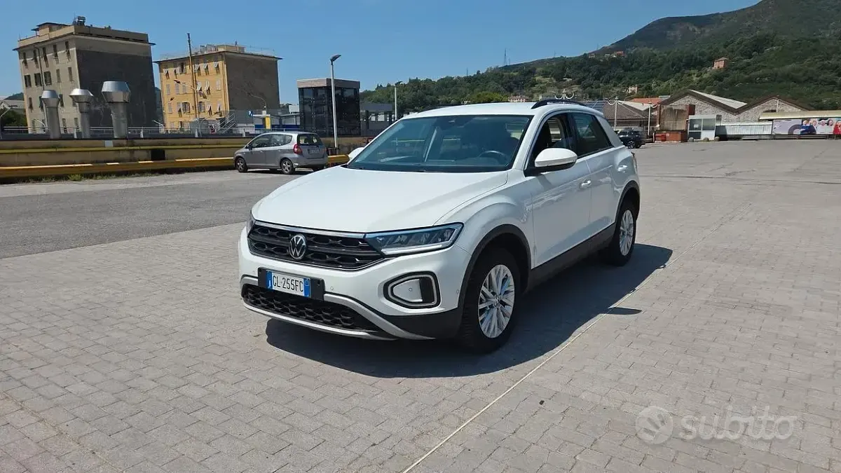 Usata VW T-Roc Life 150 CV (110 kW) 2022 Bianco SUV