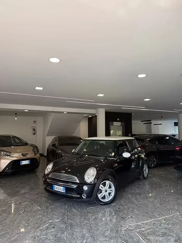 Usata Mini ONE 90 CV (66 kW) 2004 Utilitaria