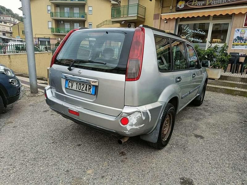 Usata Nissan X-Trail 136 CV (100 kW) 2005 Grigio SUV
