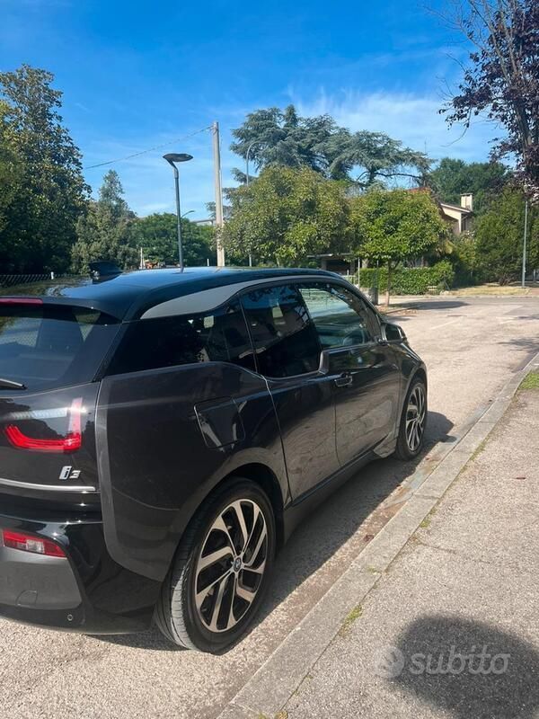 Usata BMW i3 75 kW (102 CV) 2020 Grigio Utilitaria