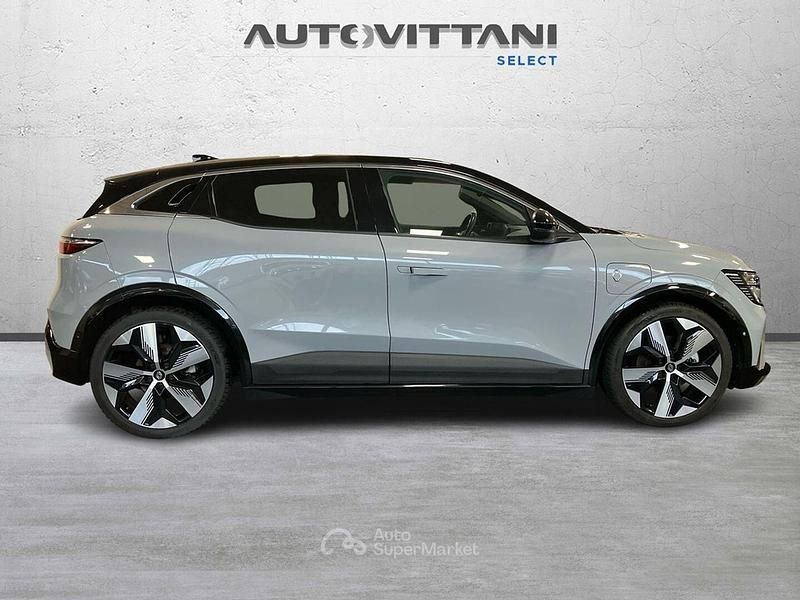 Usata Renault Megane E-Tech Techno 55 kW (75 CV) 2023 Grigio chiaro Berlina
