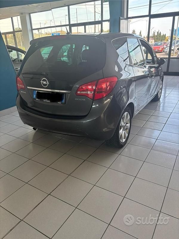 Usata Opel Meriva Cosmo 95 CV (69 kW) 2011 Grigio Monovolume