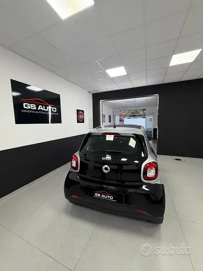 Usata Smart ForFour Passion 71 CV (52 kW) 2016 Nero Utilitaria