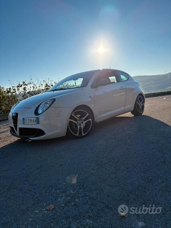 Bianco Usata 2009 Alfa Romeo MiTo Utilitaria | 2400 € (Super prezzo) - Immagine 1/4
