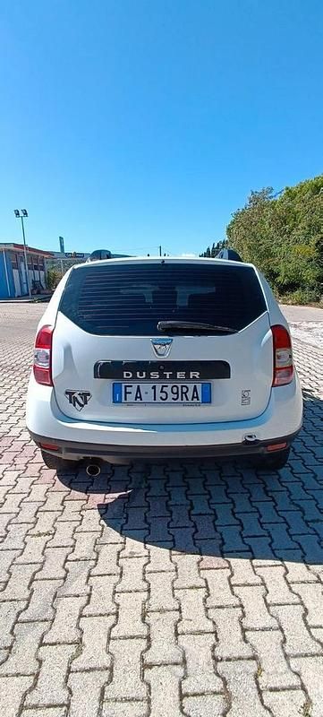 Usata Dacia Duster 110 CV (80 kW) 2015 Bianco SUV