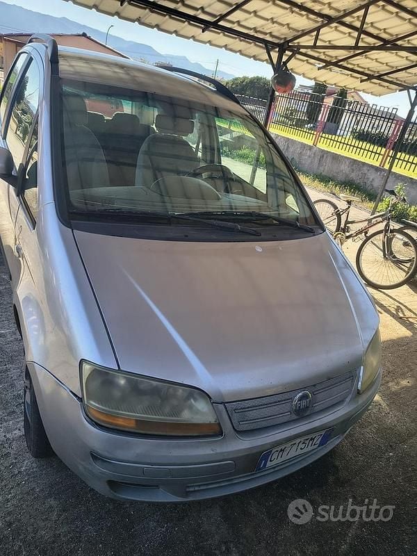 Usata Fiat Idea 70 CV (51 kW) 2005 Grigio Monovolume