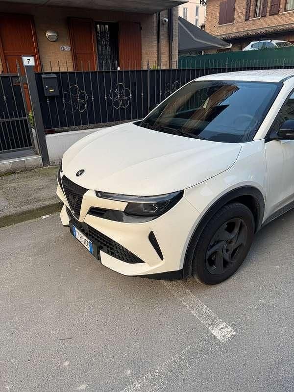 Usata Alfa Romeo Junior 136 CV (100 kW) 2025 Bianco SUV