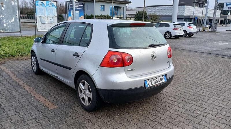 Usata VW Golf IV Comfortline 105 CV (77 kW) 2005 Berlina