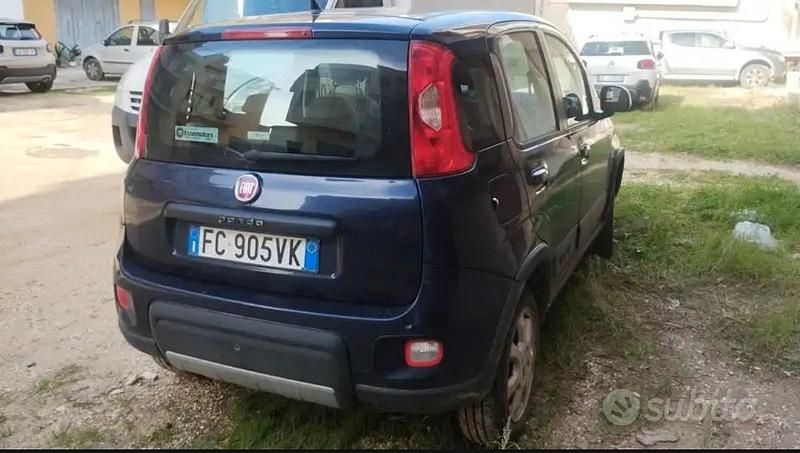 Usata Fiat Panda 4x4 S 95 CV (69 kW) 2016 Blu Utilitaria