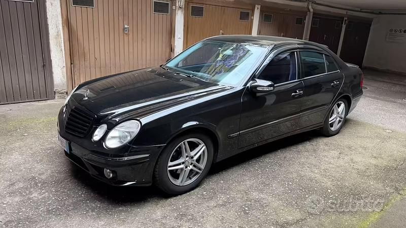 Usata Mercedes E320 204 CV (150 kW) 2004 Nero Berlina