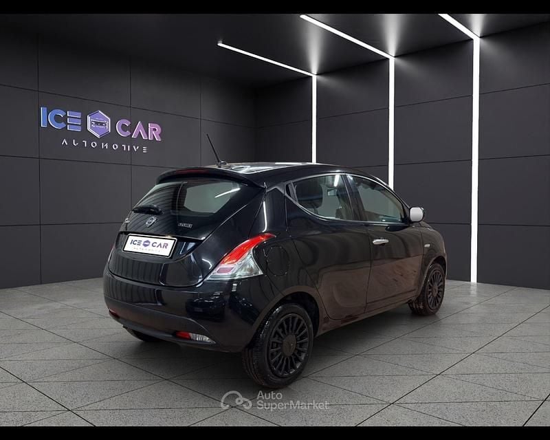 Gebraucht Lancia Ypsilon Silver 70 PS (51 kW) 2022 Schwarz Kleinwagen