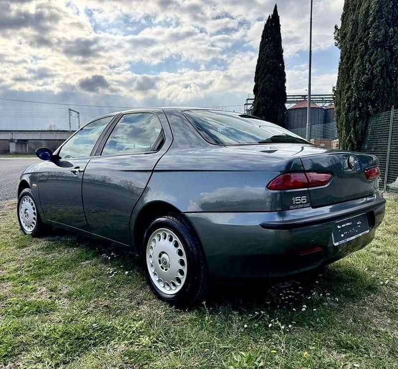 Usata Alfa Romeo 156 144 CV (105 kW) 2000 Grigio Berlina