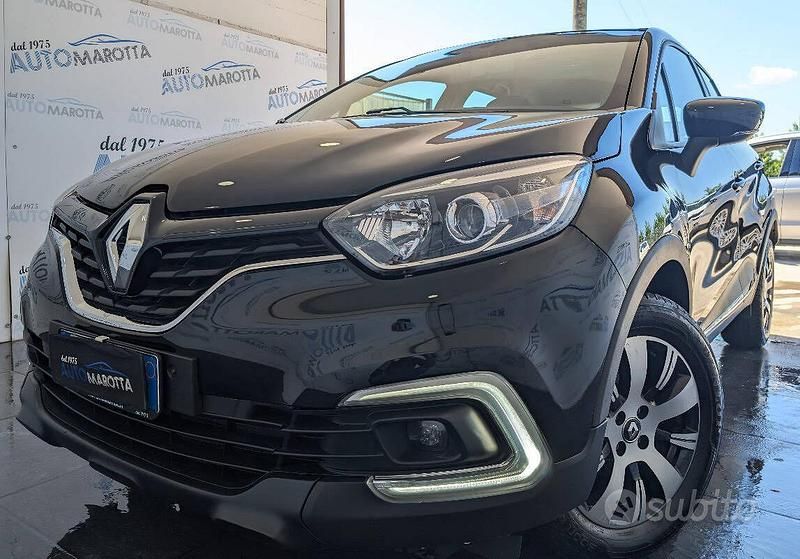 Usata Renault Captur Zen 90 CV (66 kW) 2018 Nero SUV